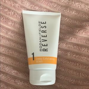 Rodan and Fields REVERSE deep exfoliating wash